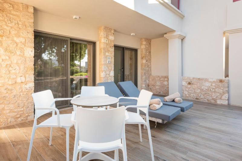 Apollon Hotel - image 17