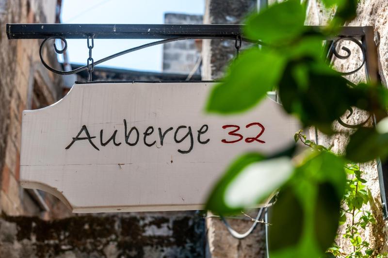 Auberge 32 Old Town - image 9
