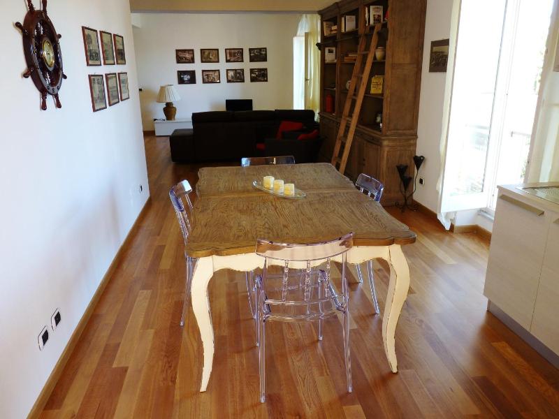 Two Connecting Rooms with Sea View image 3