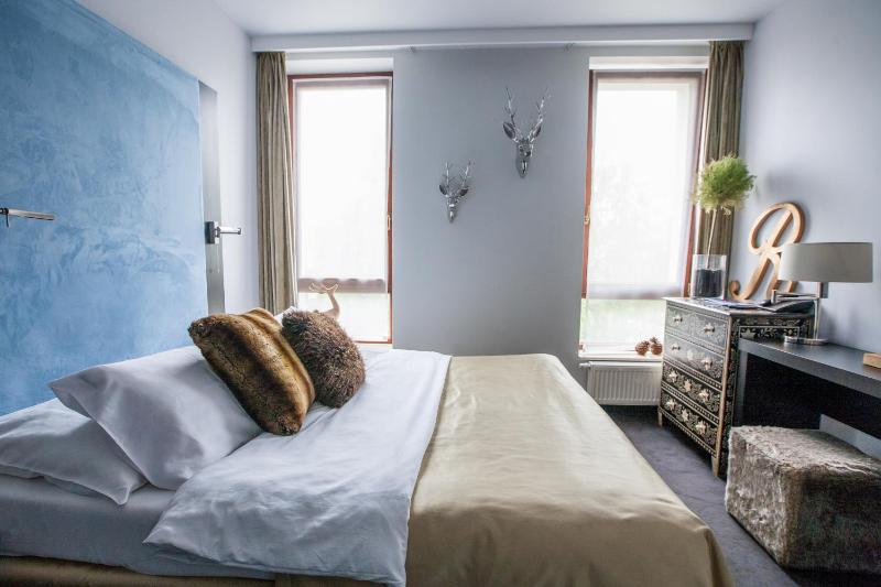 Superior Single Room with Queen-Size Bed image 3