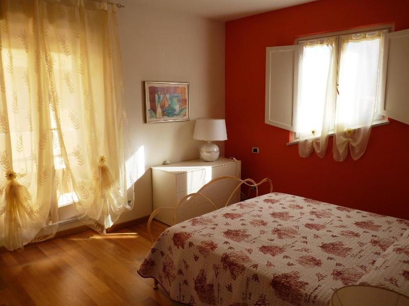 Two Connecting Rooms with Sea View image 4