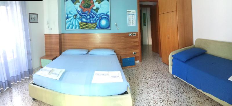 Triple Room with Private Bathroom image 2