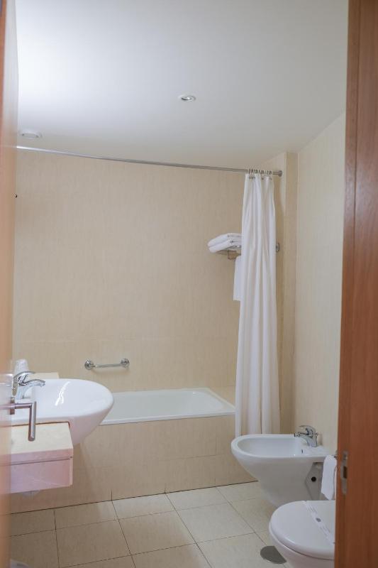 Double or Twin Room image 3