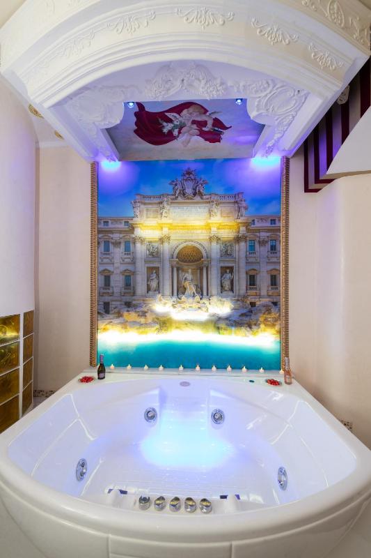 Queen Room with Spa Bath image 2