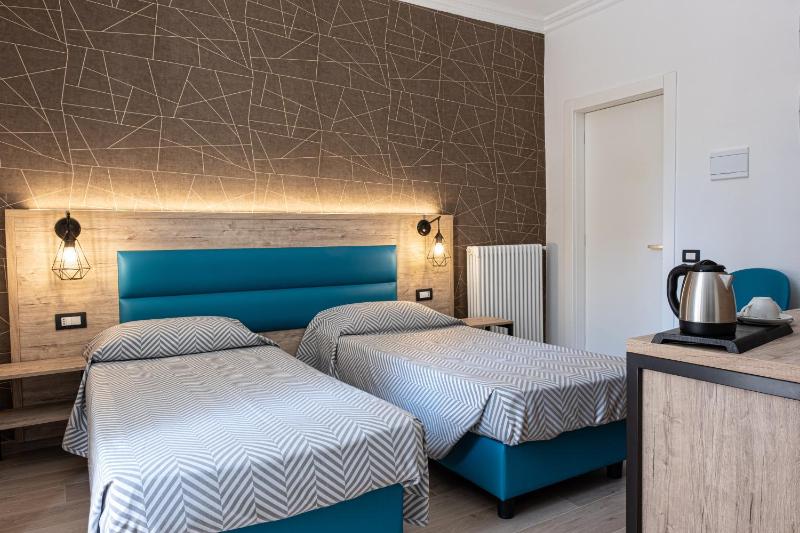 Standard Double or Twin Room image 3