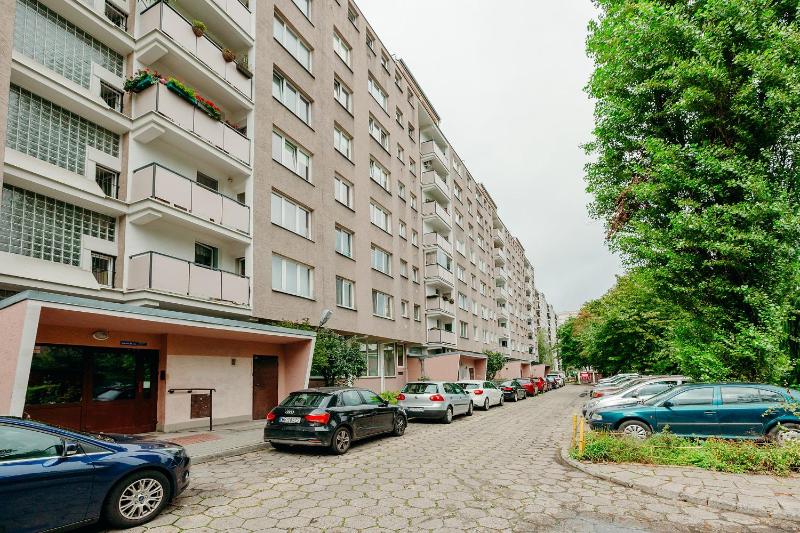 One-Bedroom Apartment image 2