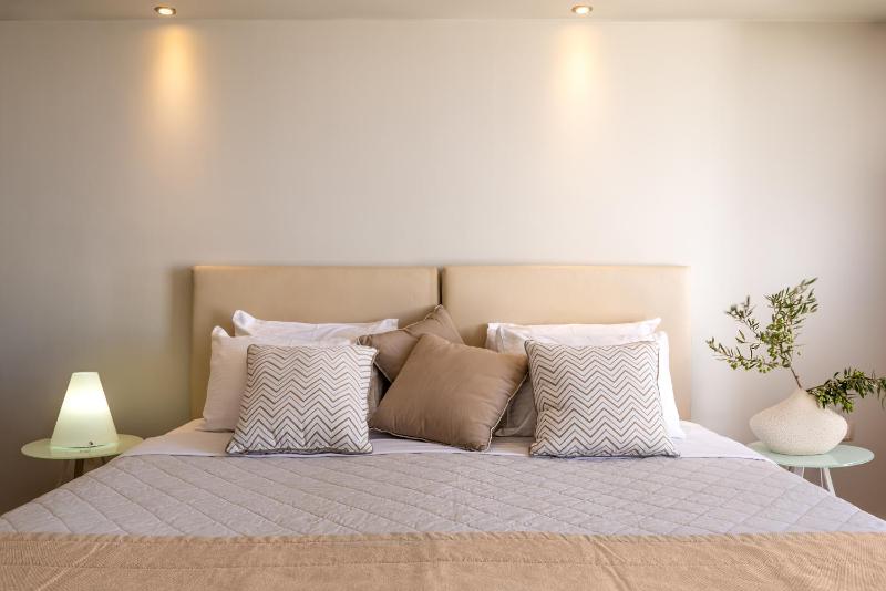Family Suite (2 Adults + 2 Children) - Split Level image 4