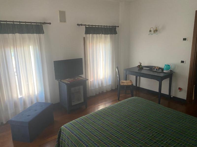 Double Room image 3