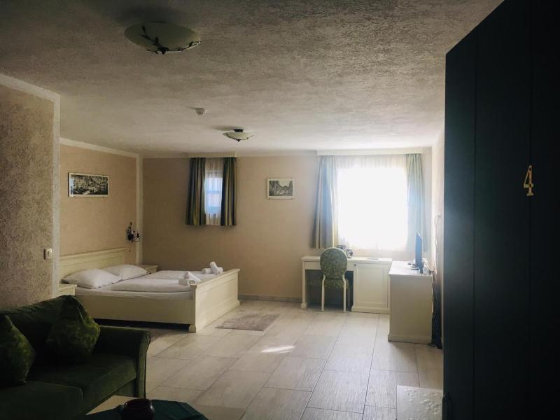 Deluxe Apartment image 2