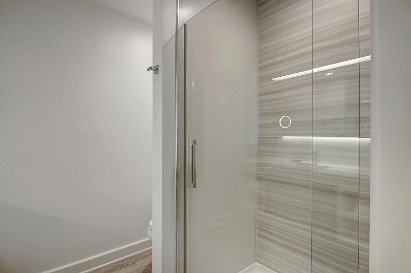 One-Bedroom Suite image 2