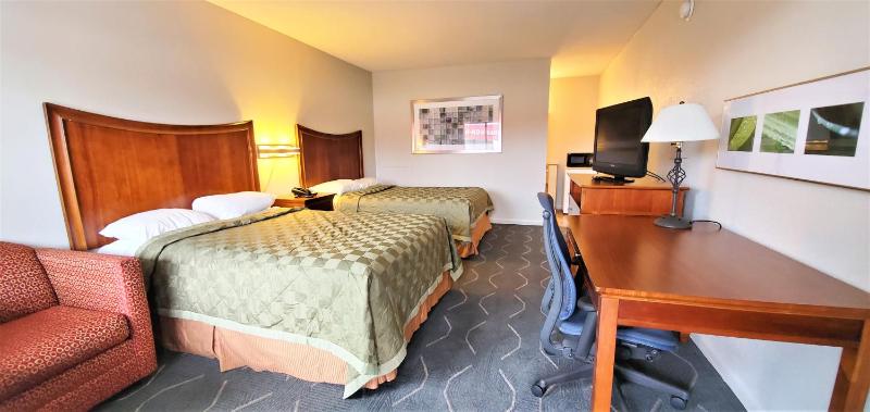 Deluxe Double Room (2 Adults + 1 Child) image 2