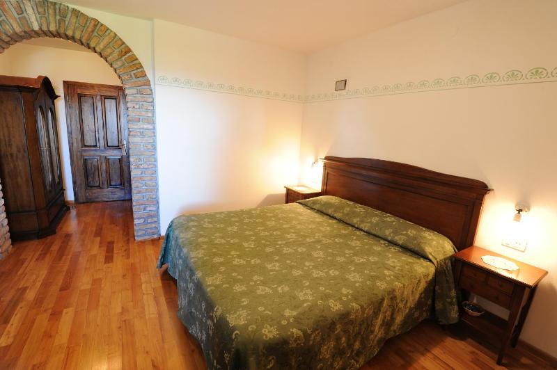 Double Room image 1