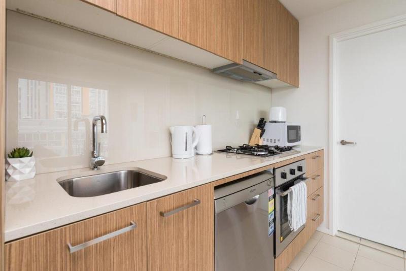Tasha's Apartments on Morphett - image 13