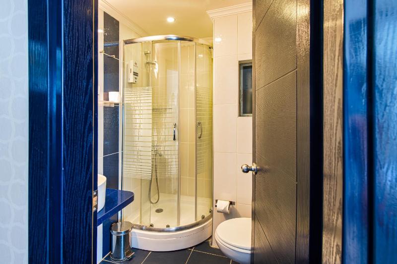 Single Room image 2