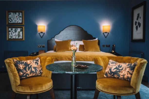 Superior King Suite image 1