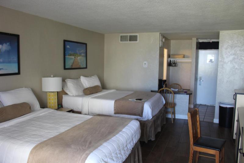 Partial Ocean View - Two Double Beds image 2
