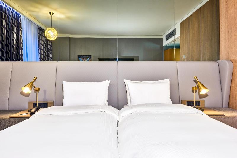 Standard Double or Twin Room image 4