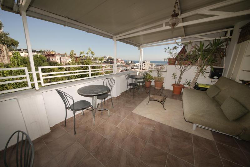 Topkapi Apartments - image 2
