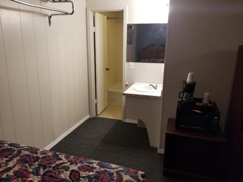 Deluxe Double Room with Bath image 4
