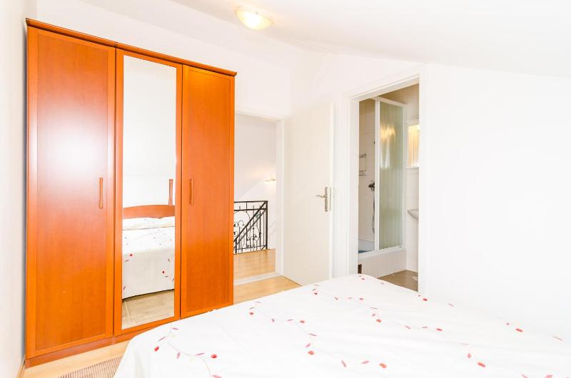 Apartment image 3