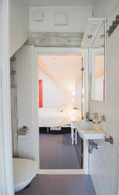 Deluxe Triple Room image 3