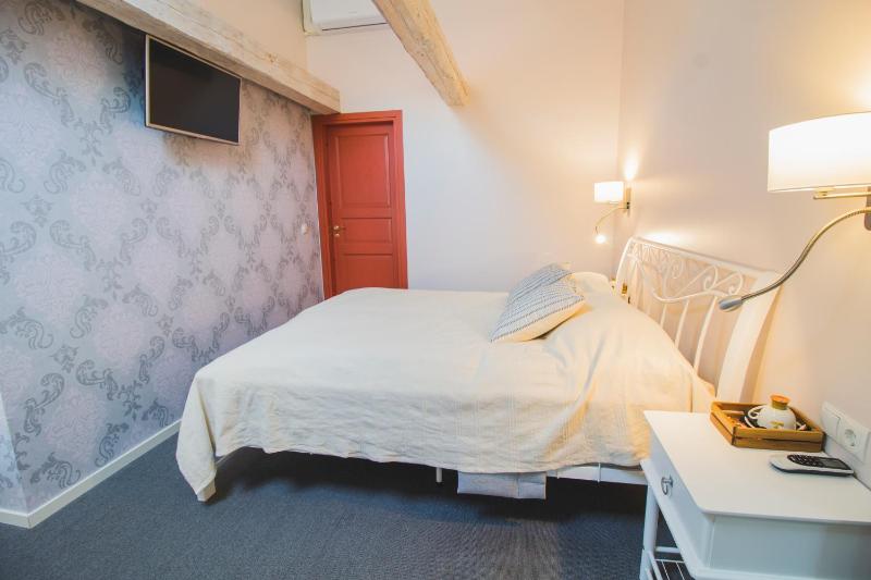 Deluxe Triple Room image 4