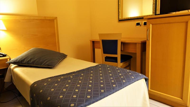 Single Room image 1