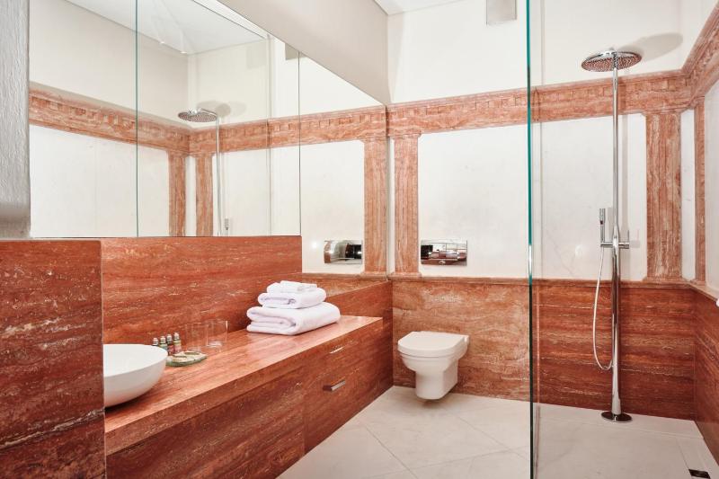 Junior Suite image 3