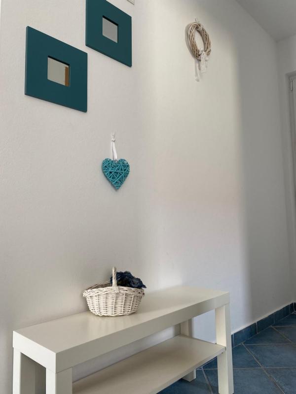 One-Bedroom Apartment image 4