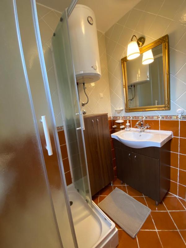 Studio Apartment image 4