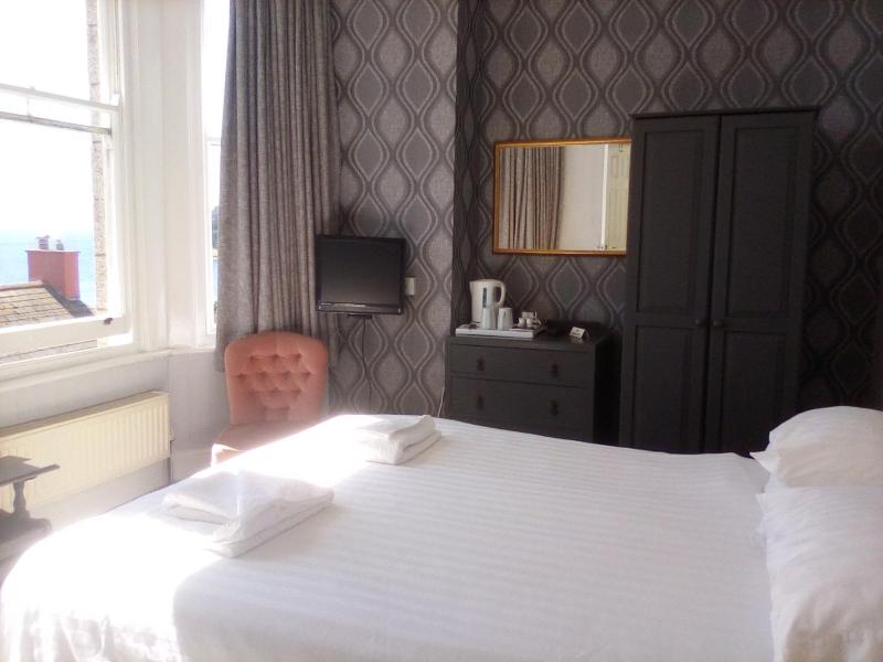 Double Room with Sea View image 1