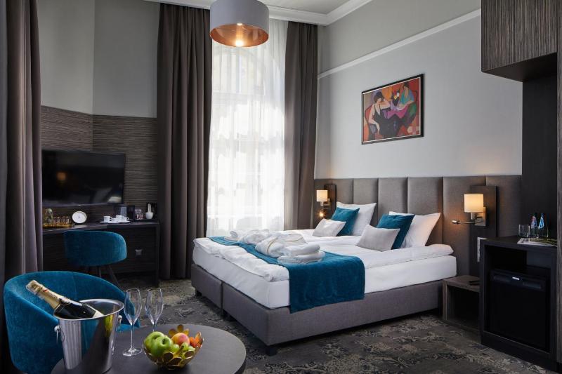 Deluxe Apartment image 2