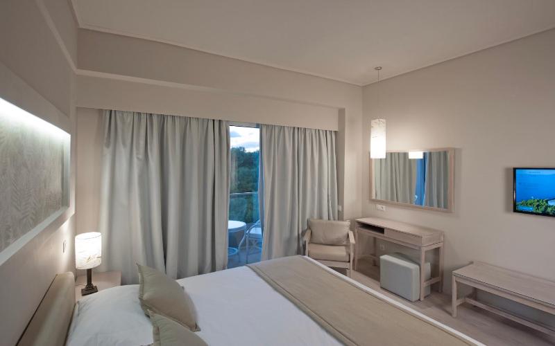 Two-Bedroom Apartment with Sea View image 1