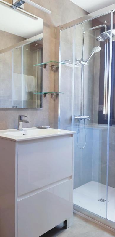 Double or Twin Room image 4