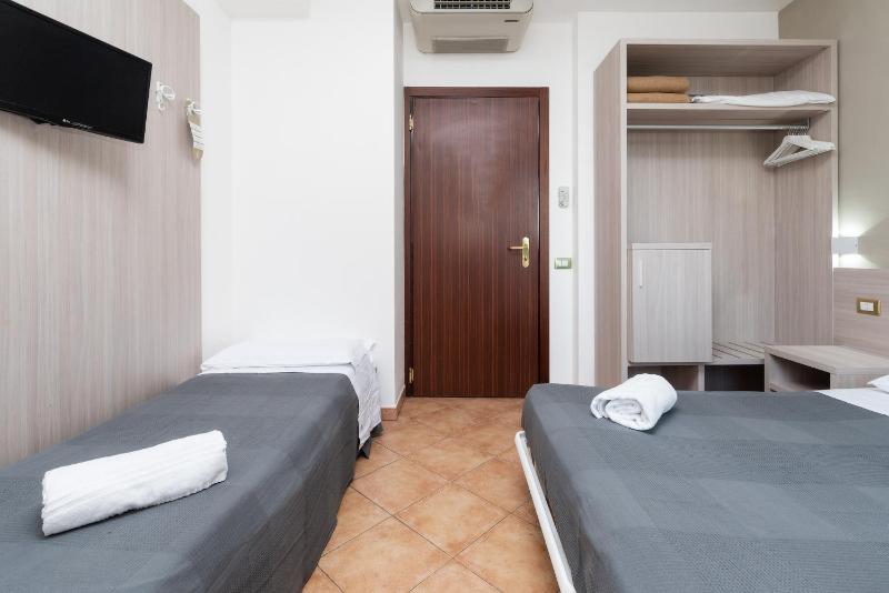 Triple Room image 2