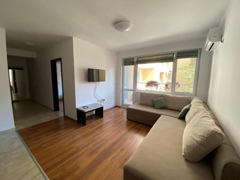 One-Bedroom Apartment image 3