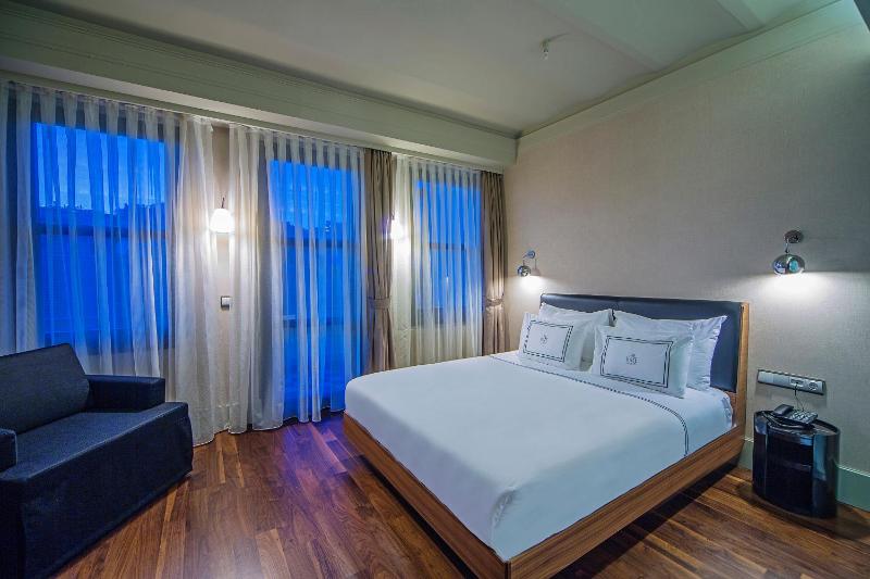 Penthouse  Room with Terrace image 2