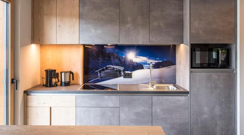 One-Bedroom Apartment image 1