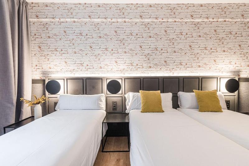 Triple Room image 2