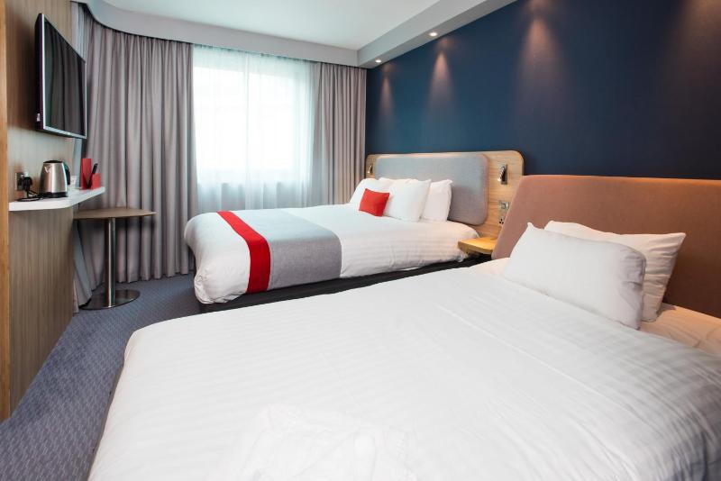 Standard Double Room with Sofa Bed and Free Hot Breakfast image 1