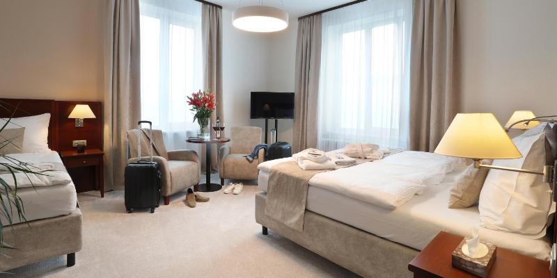 Standard Triple Room image 2