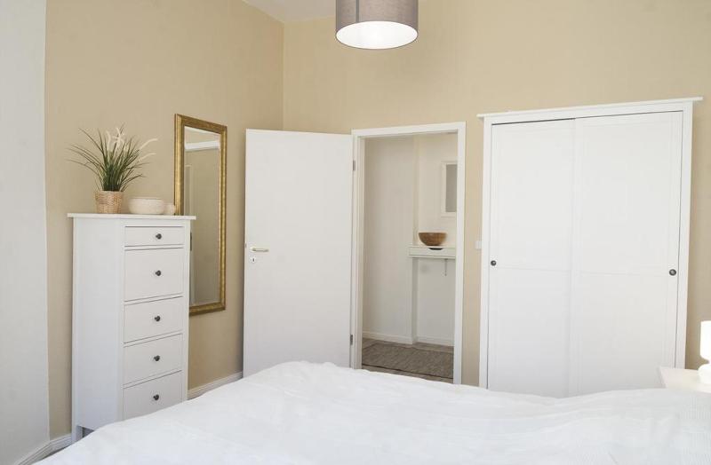 One-Bedroom Apartment image 3