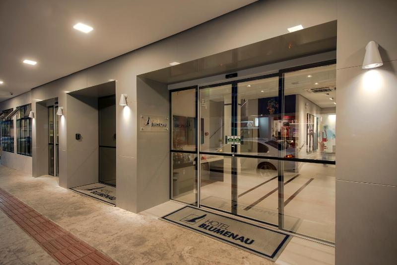 Hotel Blumenau by Pires - Balneário Camboriú - image 13