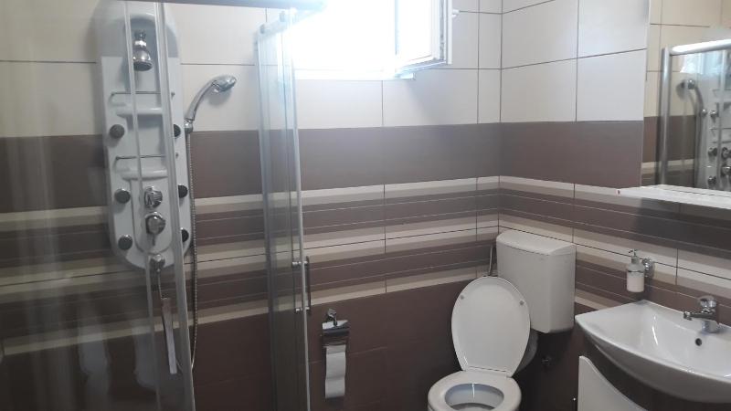 One-Bedroom Apartment image 1