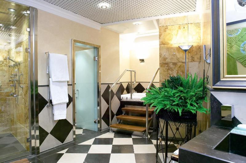 Presidential Suite image 4