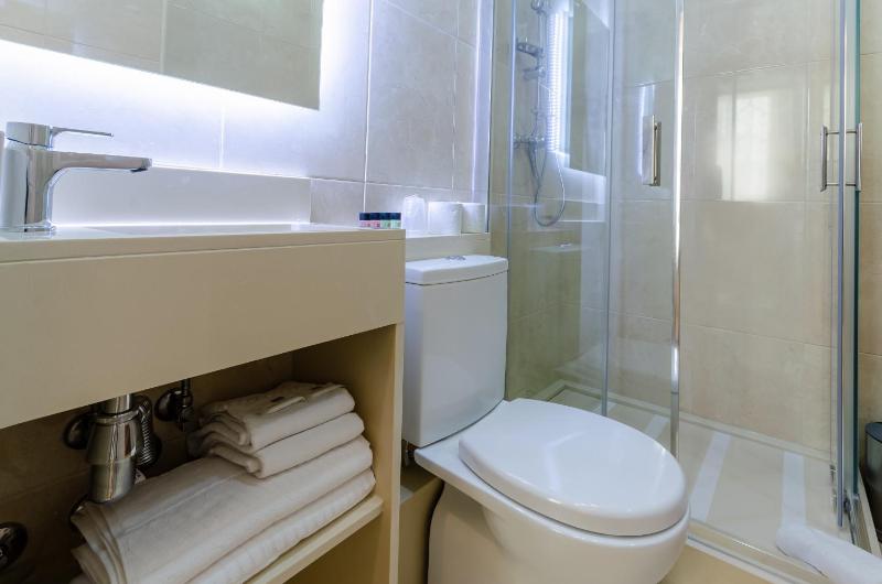 Superior Double Room image 3