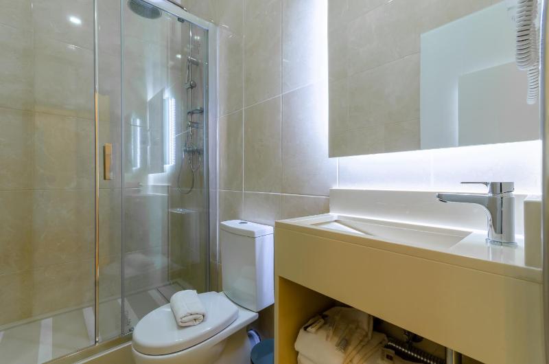 Superior Double Room image 2