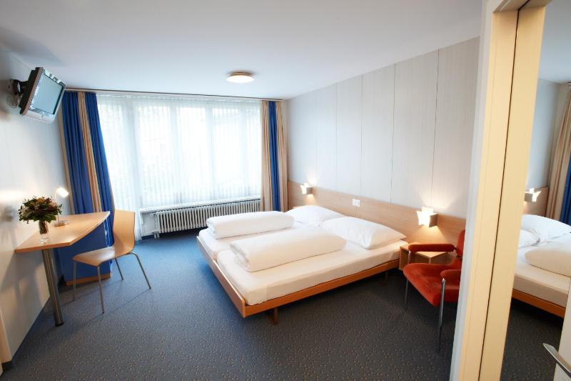 Double Room image 1