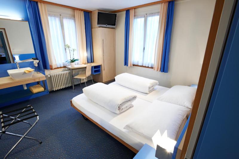 Single Room image 3