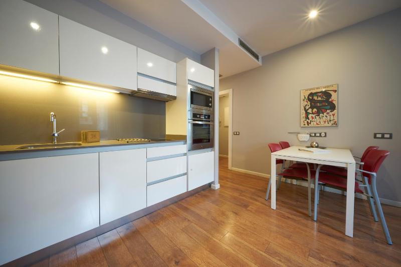 One-Bedroom Apartment image 3